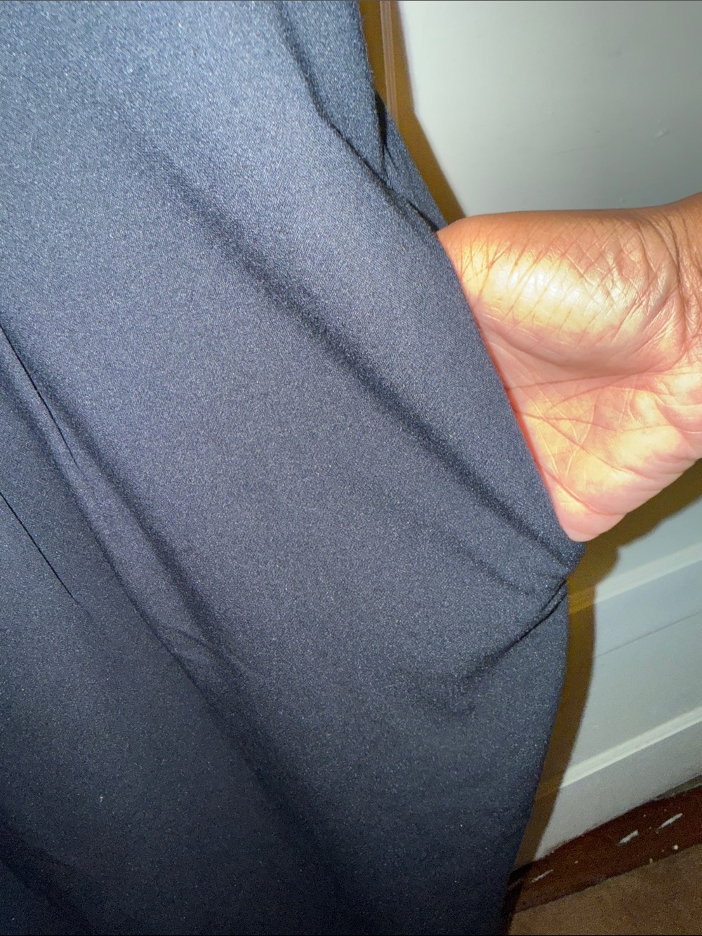 Abercrombie & Fitch Black Sleeveless Tailored Jumpsuit - Picture 4 of 8